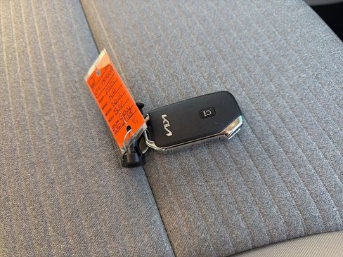 Certified 2025 Kia Soul EX image 34