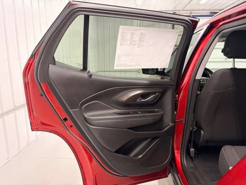 Used 2023 GMC Terrain SLE w/ Driver Convenience Package FWD image 11