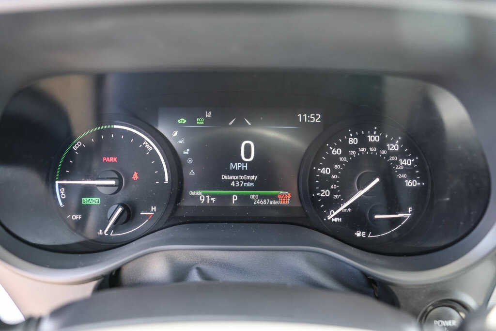 Certified 2025 Toyota Sienna LE FWD image 15