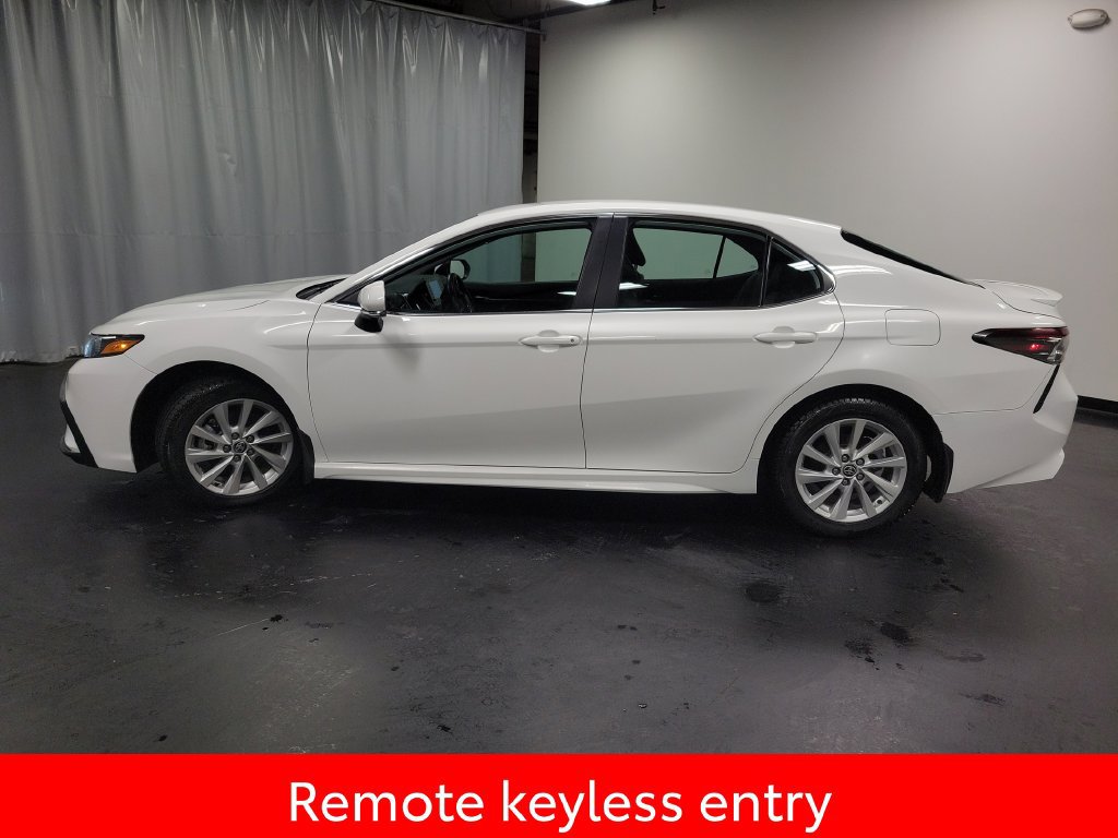 Used 2024 Toyota Camry SE FWD image 5