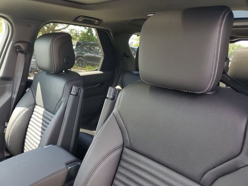 New 2026 Land Rover Discovery S AWD/4WD image 19