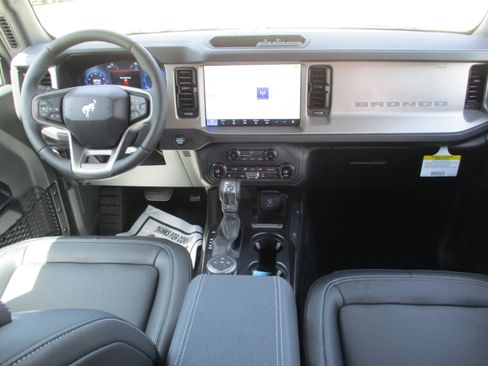 New 2025 Ford Bronco Outer Banks image 23