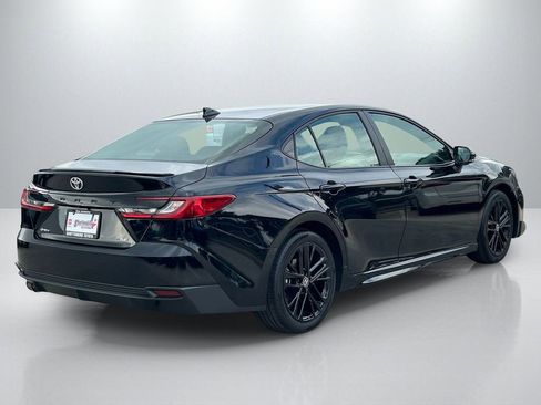 Certified 2025 Toyota Camry SE image 5