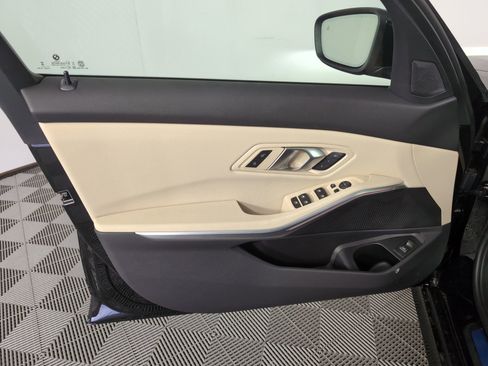 Used 2025 BMW 330i Sedan w/ Convenience Package image 10