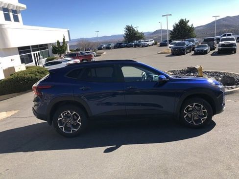 Used 2024 Chevrolet Trax LT w/ Driver Confidence Package image 6