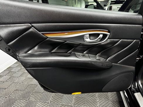 Used 2015 INFINITI Q70 L 3.7 w/ Deluxe Touring Package image 46