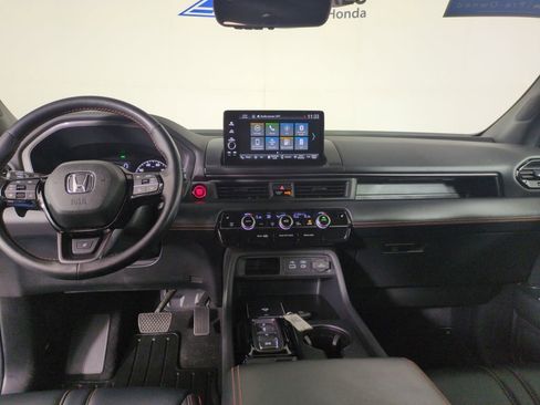 Certified 2024 Honda Pilot TrailSport image 16