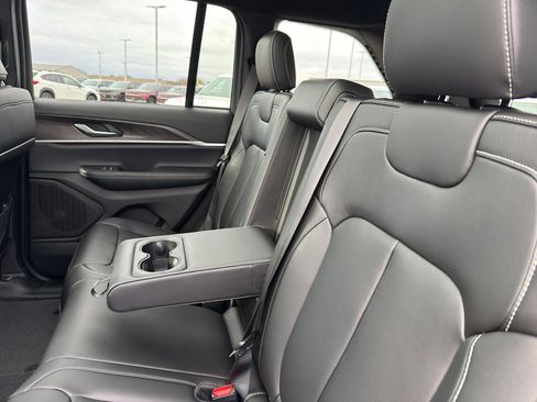 New 2025 Jeep Grand Cherokee Limited w/ Trailer Tow Package image 34