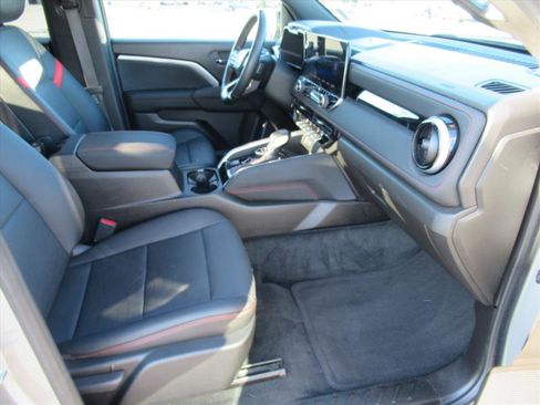 Used 2023 Chevrolet Colorado Z71 w/ Z71 Convenience Package 2 image 12