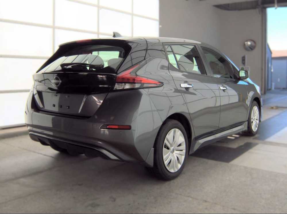 Used 2025 Nissan Leaf S FWD image 3