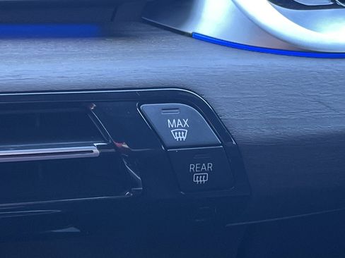 Used 2025 BMW X1 xDrive28i w/ Technology Package image 10