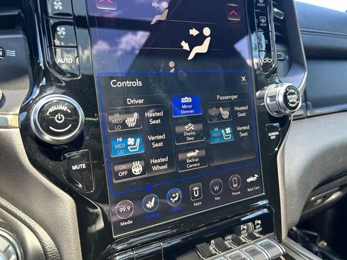 Used 2019 RAM 1500 Sport w/ Leather & Sound Group AWD/4WD image 33