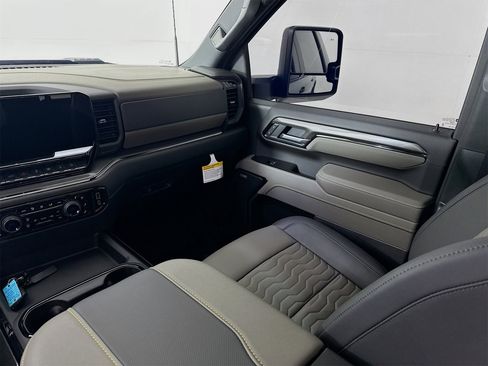 Used 2026 Chevrolet Silverado 2500 ZR2 image 26