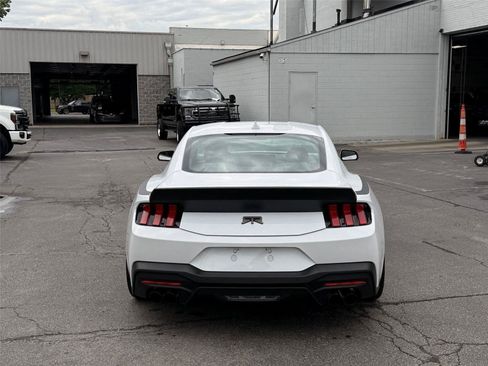Used 2025 Ford Mustang GT Premium w/ GT Performance Package RWD image 9
