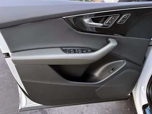 Used 2025 Audi Q8 Premium w/ Black Optic Package image 11