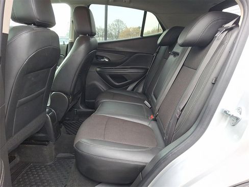 Used 2021 Buick Encore Preferred image 9