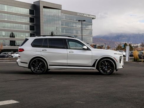New 2026 BMW X7 xDrive40i image 6