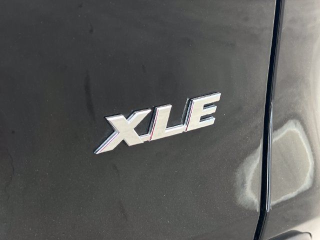Used 2025 Toyota RAV4 XLE FWD image 20