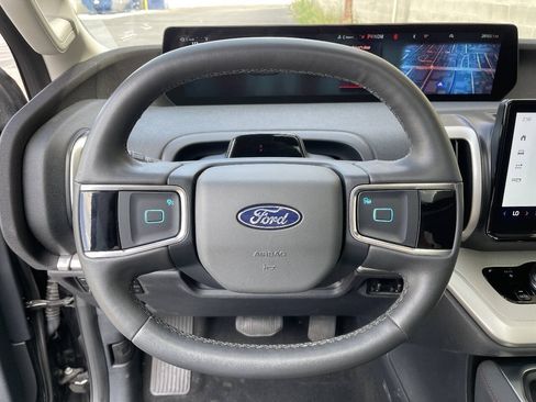 Used 2025 Ford Expedition Active AWD/4WD image 20