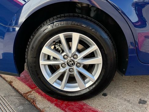 Used 2025 Toyota Camry LE image 9