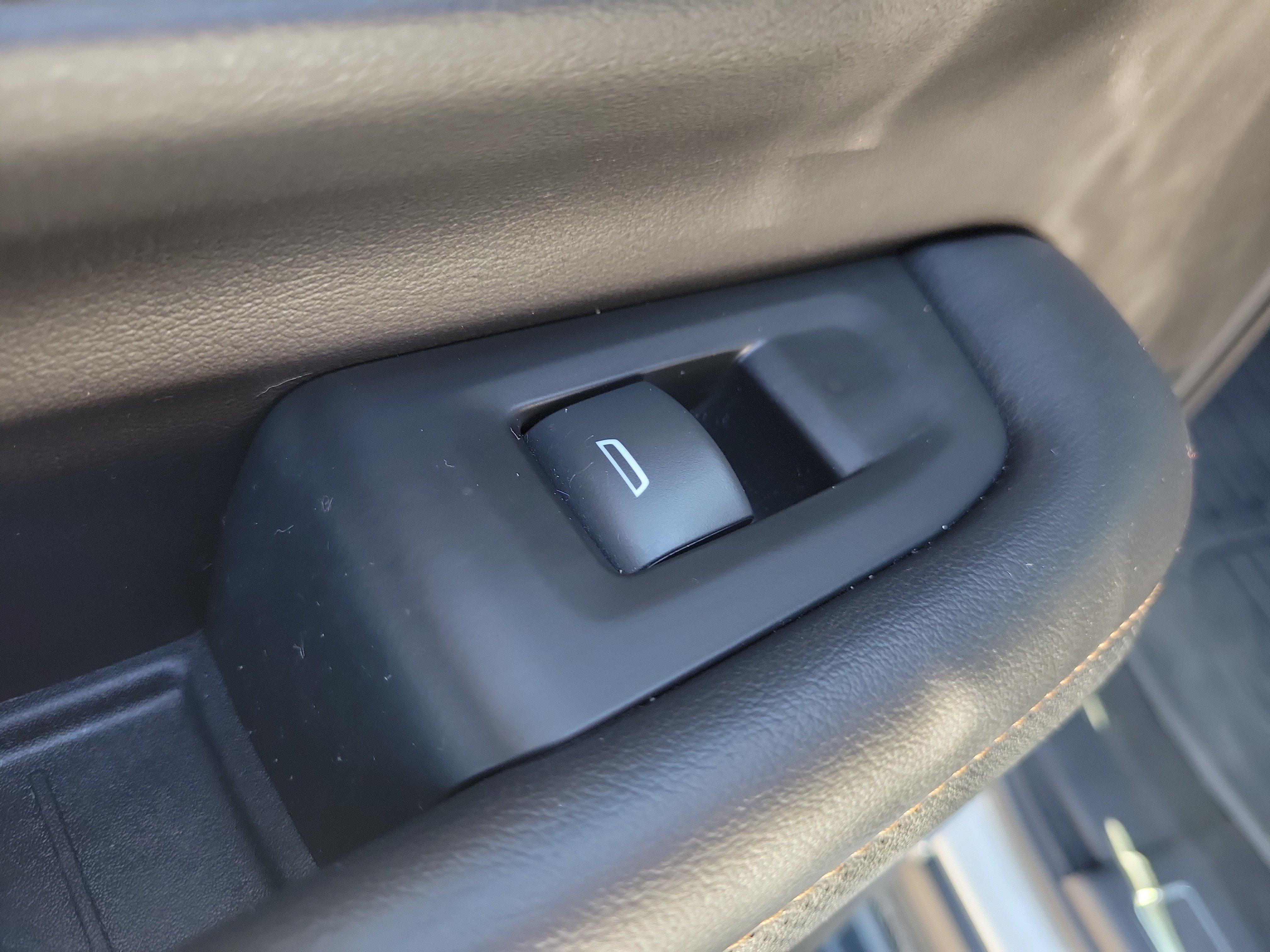 Used 2022 GMC Yukon AT4 w/ AT4 Premium Package AWD/4WD image 15