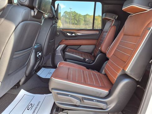 Used 2024 GMC Yukon XL Denali Ultimate AWD/4WD image 25