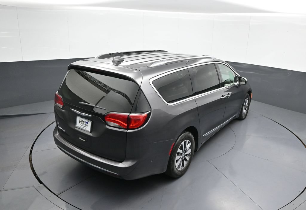 Used 2020 Chrysler Pacifica Touring-L Plus FWD image 41