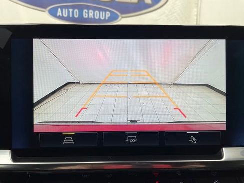 Used 2024 Chevrolet Silverado 1500 LT Trail Boss w/ Convenience Package II image 5