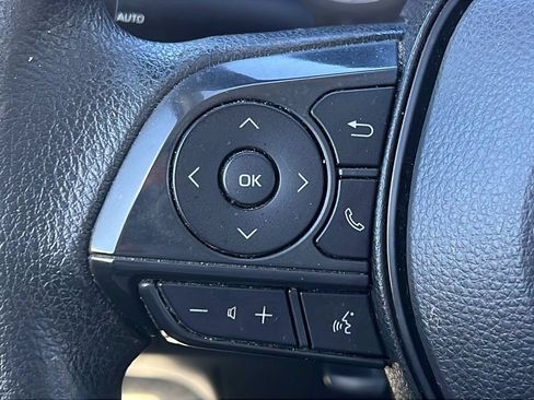 Used 2022 Toyota Corolla LE w/ LE Convenience Package FWD image 18