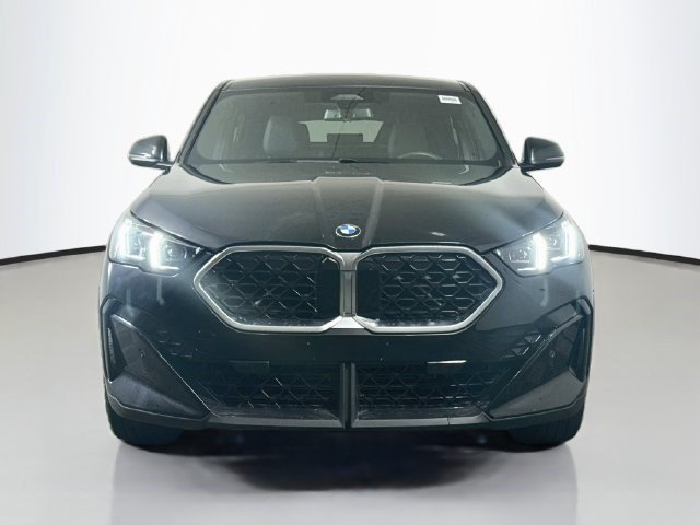 Used 2026 BMW X2 xDrive28i AWD/4WD image 2