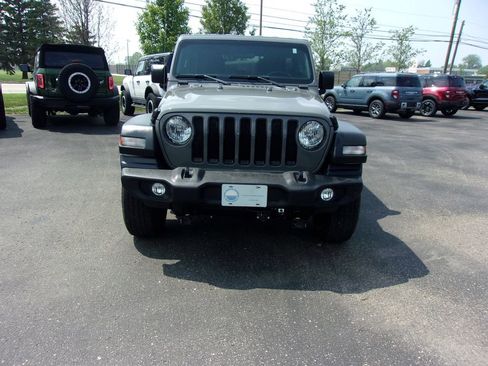 Used 2022 Jeep Wrangler Unlimited Sport AWD/4WD image 11