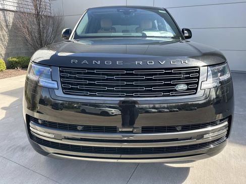 New 2026 Land Rover Range Rover Long Wheelbase SE AWD/4WD image 2
