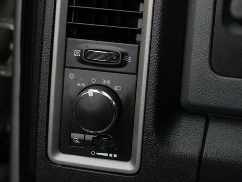 Used 2015 RAM 2500 Tradesman w/ Chrome Appearance Group image 20