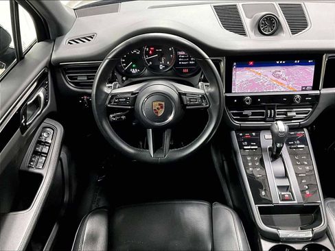 Used 2024 Porsche Macan image 16