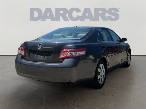 Used 2011 Toyota Camry LE FWD image 7