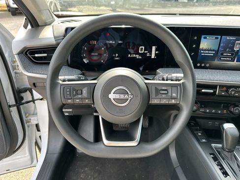 New 2026 Nissan Kicks SV image 18