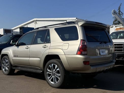 Used 2005 Toyota 4Runner Limited AWD/4WD image 8