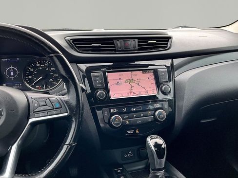 Used 2019 Nissan Rogue Sport SV w/ Technology Package FWD image 6