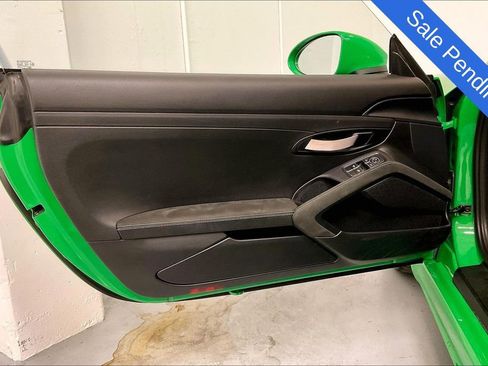 Used 2022 Porsche 718 Cayman GT4 RWD image 19