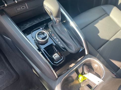 New 2026 GMC Canyon Elevation w/ Convenience Package image 17