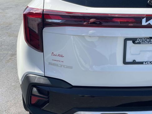 Used 2025 Kia Seltos SX image 12