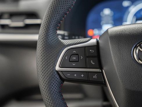 Used 2026 Toyota Sienna XSE image 29