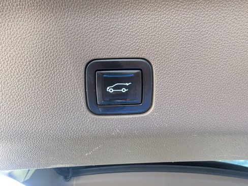 Used 2022 GMC Yukon XL Denali AWD/4WD image 33