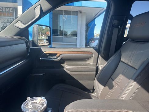 Used 2024 Chevrolet Silverado 2500 High Country w/ High Country Premium Package image 19