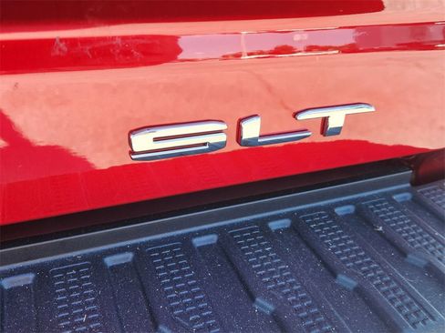 New 2025 GMC Sierra 2500 SLT image 7