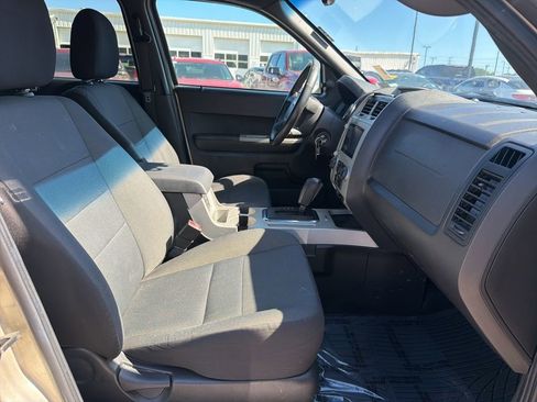 Used 2011 Ford Escape XLT w/ 201A Rapid Spec Order Code FWD image 30