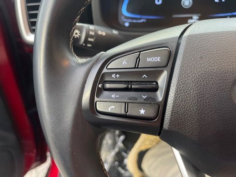 Used 2024 Hyundai Venue SEL image 8