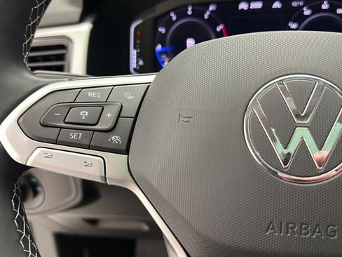 Used 2023 Volkswagen Atlas SEL AWD/4WD image 19