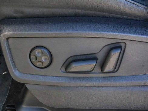 Used 2023 Audi Q5 e Premium Plus w/ Premium Plus Package image 16