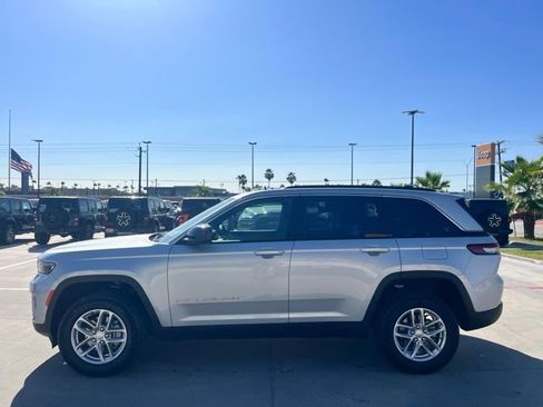 New 2025 Jeep Grand Cherokee Laredo X w/ Luxury Tech Group I image 4